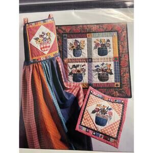 mini quit and jumper pattern with 3 flowers pocket of posies